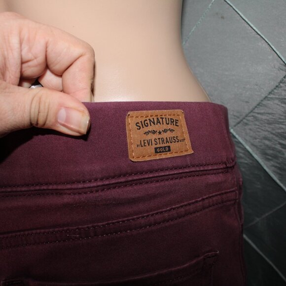 Levi Strauss Signature Lady 10 Short 30X28 Cranberry Shaping Pull-on Skinny Pant - Picture 4 of 8